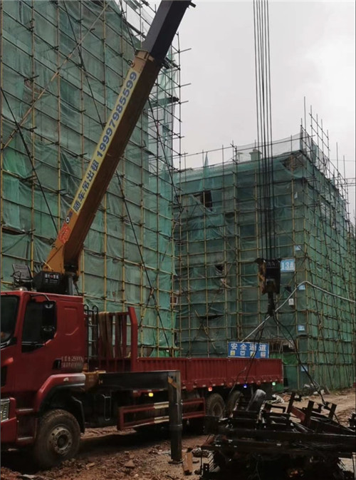 罗湖区“慢工细活”—— 吊车的 “微动控制” 技术